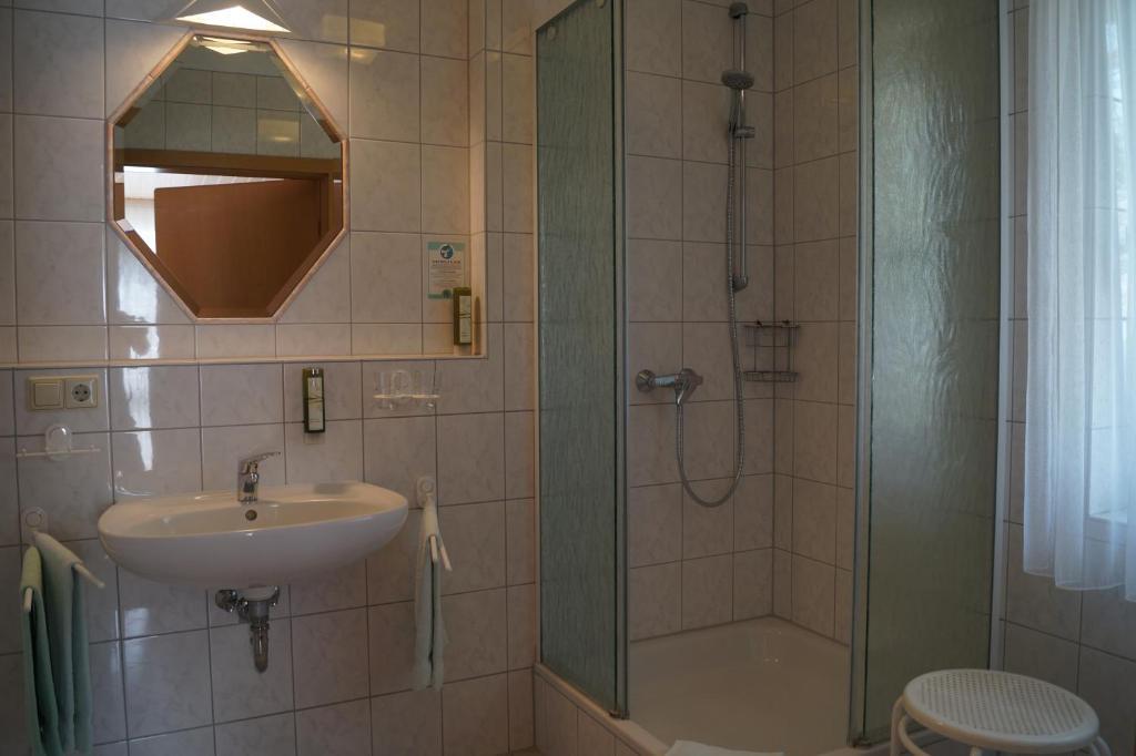 Landhotel Schellenberg Uberlingen Room photo